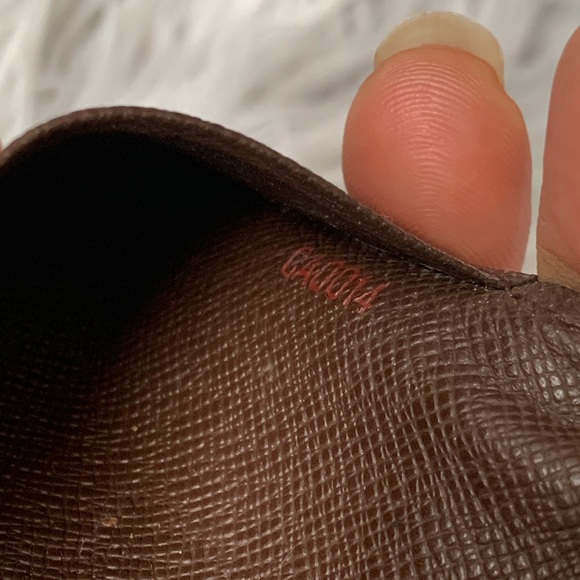 Authentic LOUIS VUITTON
Damier Ebene Pattern Card Case - Picture 6 of 13